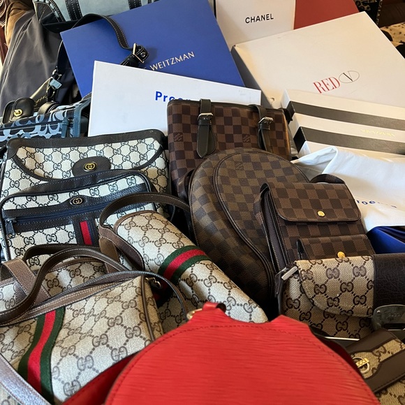 Meet your Posher, Gloria - Picture 4 of 8